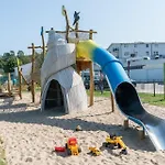 544, Seepark Apartment