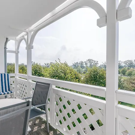 Apartment 544, Seepark *